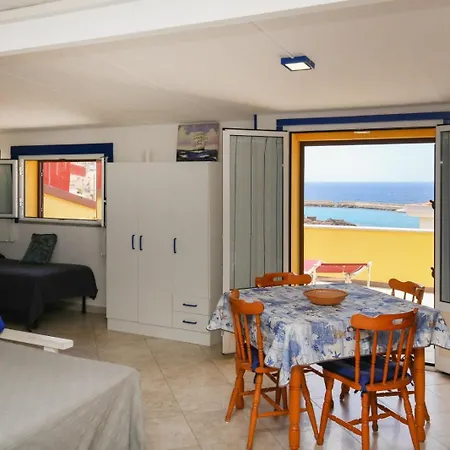 Casa La Marina Di 아파트
