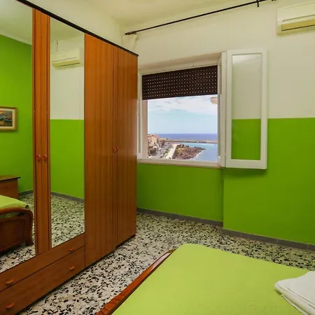 Casa La Marina Di * 카스텔사르도