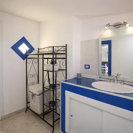 Casa La Marina Di 아파트 카스텔사르도