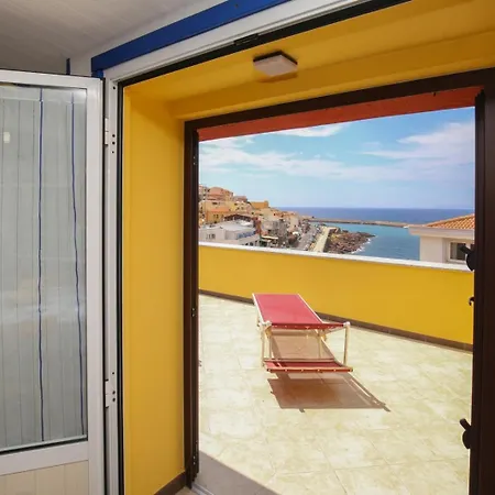 Casa La Marina Di 카스텔사르도